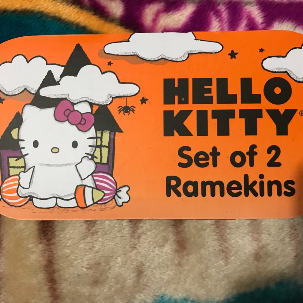 Hello Kitty Ramekins - Picture 3 of 4